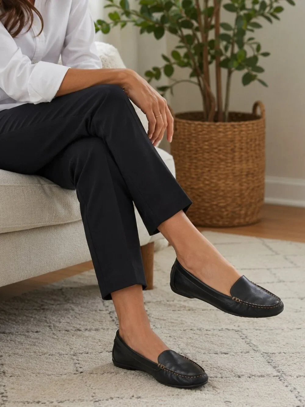Rockport Women’s Black Leather Size 9 Slip-On Loafers